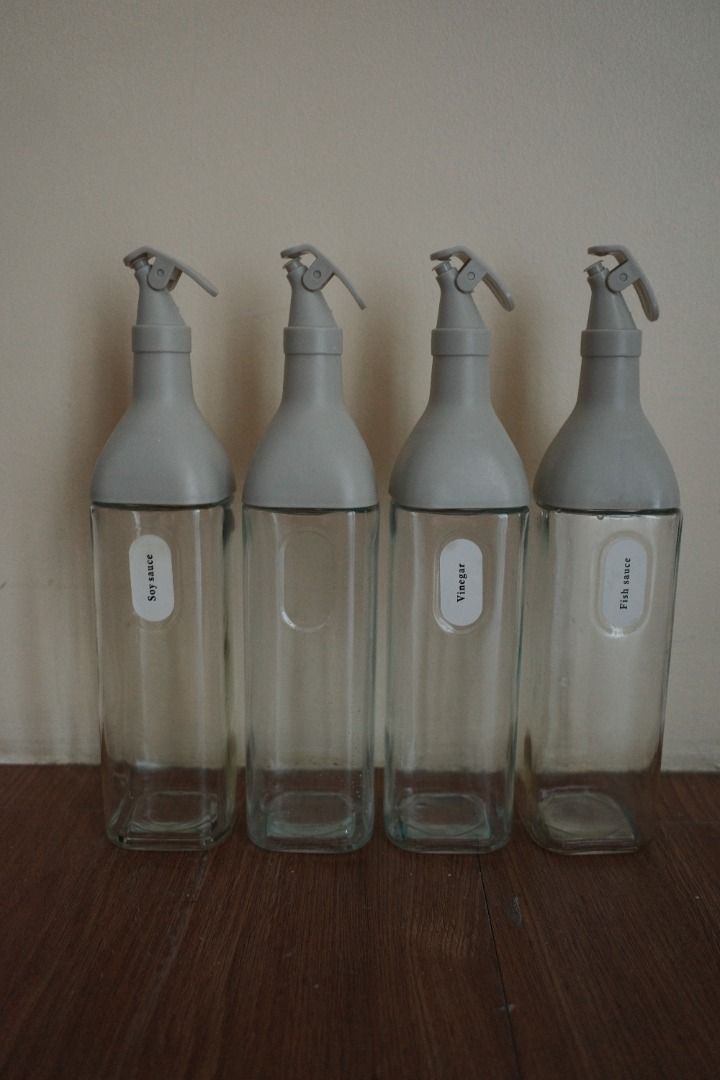Kitchen Condiments Bottle (Category: Other Kitchenware & Tableware) located in Quezon City. Submitted by thethriftedit_ (Listing ID 1379466176, Image 1). Description: 🏷️ P100 FOR ALL ♻️ Leaks a little but could possibly be repaired 📍 Available for pickup at: Cainta.