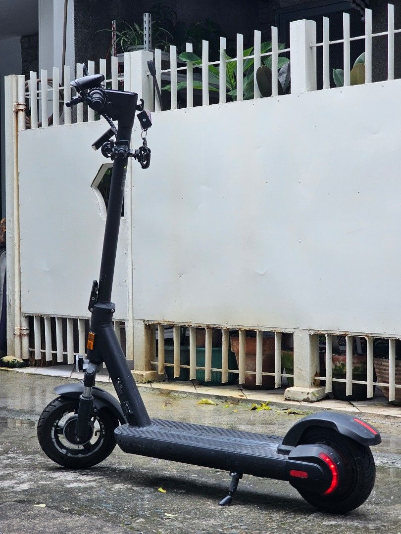 Kuickwheel S1-C PRO 350W E-scooter (Category: Bicycles) located in Quezon City. Submitted by moon897 (Listing ID 1379328475, Image 1). Description: Bought at SRP P39,990 RFS: Permanently WFH (only used for house-office commute) Specs: -up to 45km/hr (speed limit can be set via app) -350Watts -13000mAh battery -NFC/RFID key system Freebies/Add-ons: -Extra Light with horn -Add on Light -2 side mirrors -Additional Accessory bar/mount -Go Pro Mount -