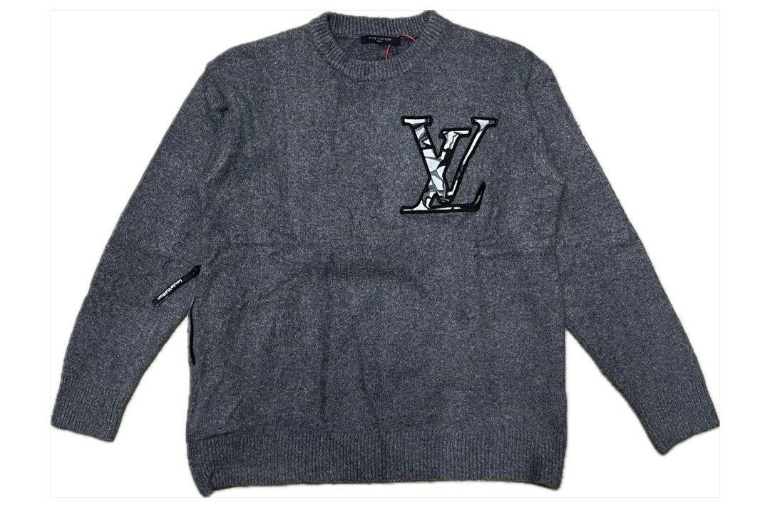 LOUIS VUITTON KNIT SWEATER (Category: Luxury Apparel) located in Baguio. Submitted by donedeal_2600 (Listing ID 1379512256, Image 1). Description: Dimes: 23x26 stretchable Condition: Like new to brand new Color rate: 10/10 Complete tags Check photos for more details No issue .