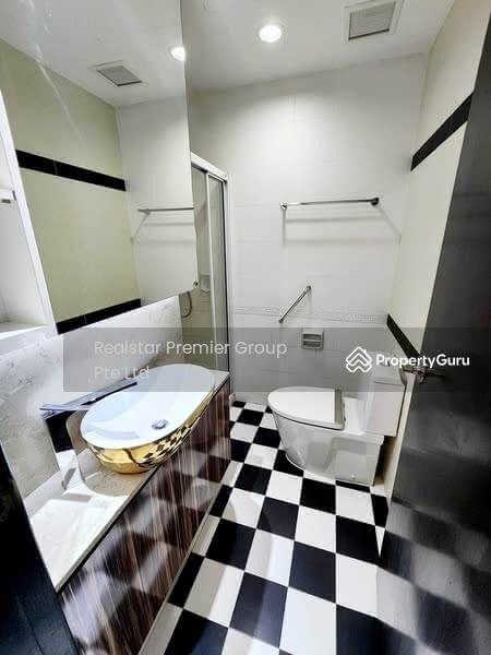 Luxury Semi-D with Pool63109553020163114