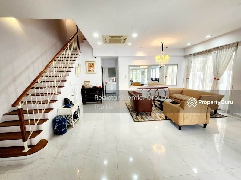 Luxury Semi-D with Pool63109553020163111