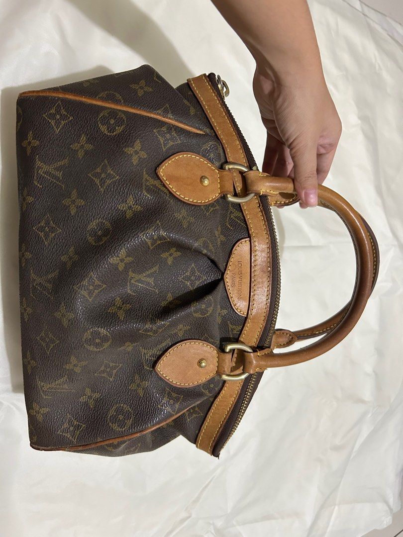 LV TIVOLI (Category: Luxury Bags & Wallets) located in Angeles City. Submitted by nikki.tan444 (Listing ID 1379510435, Image 1). Description: LV TIVOLI Bought it to luxury seller korea based nastock lng dna nggmit removed code na din all sales final .
