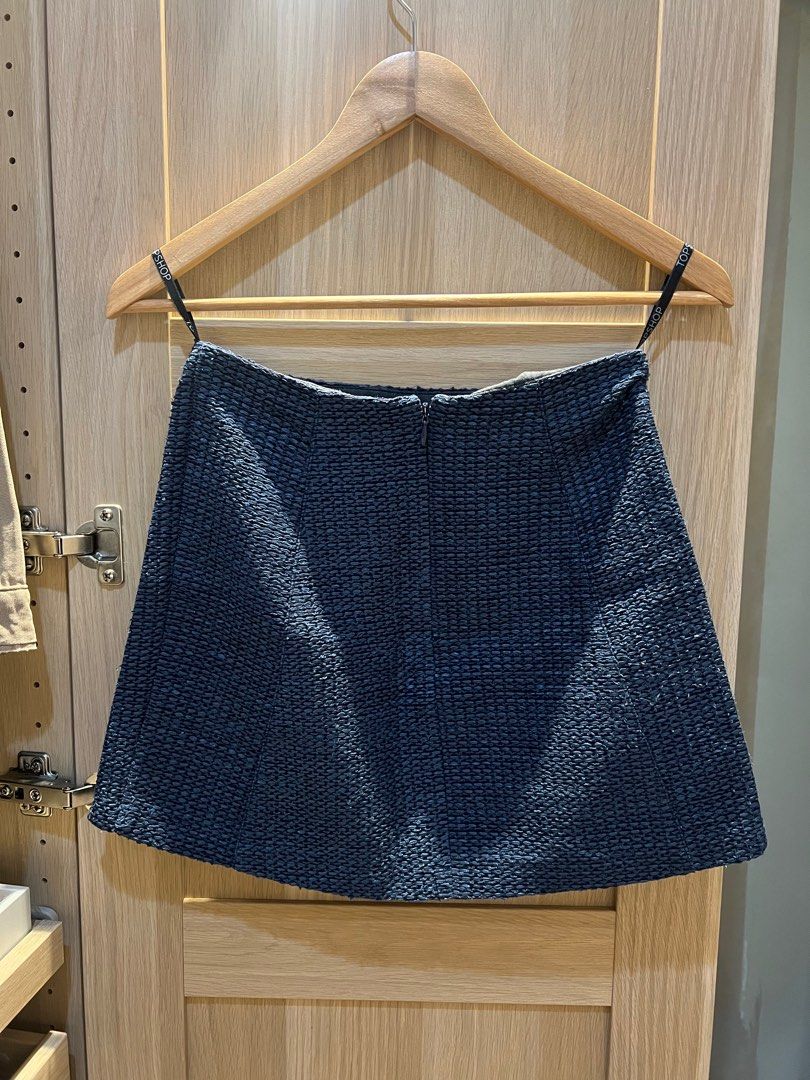 Mango Blue Skirt (Category: Skirts) located in Muntinlupa City. Submitted by Ariom (Listing ID 1379359626, Image 2). Description: Looks good as new Mango skirt. No pockets. .