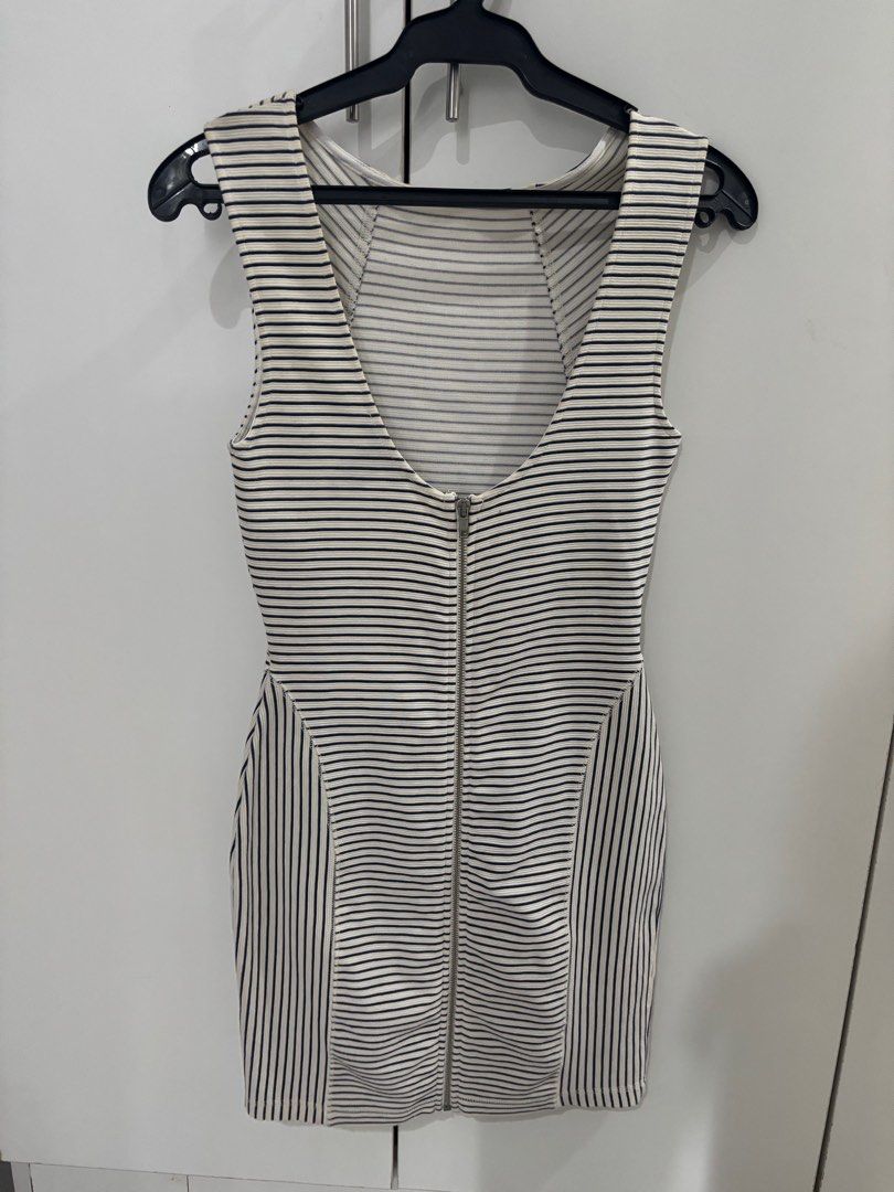 MANGO FITTED STRIPES DRESS (Category: Dresses) located in Antipolo. Submitted by mdmeanders (Listing ID 1379377093, Image 3). Description: .