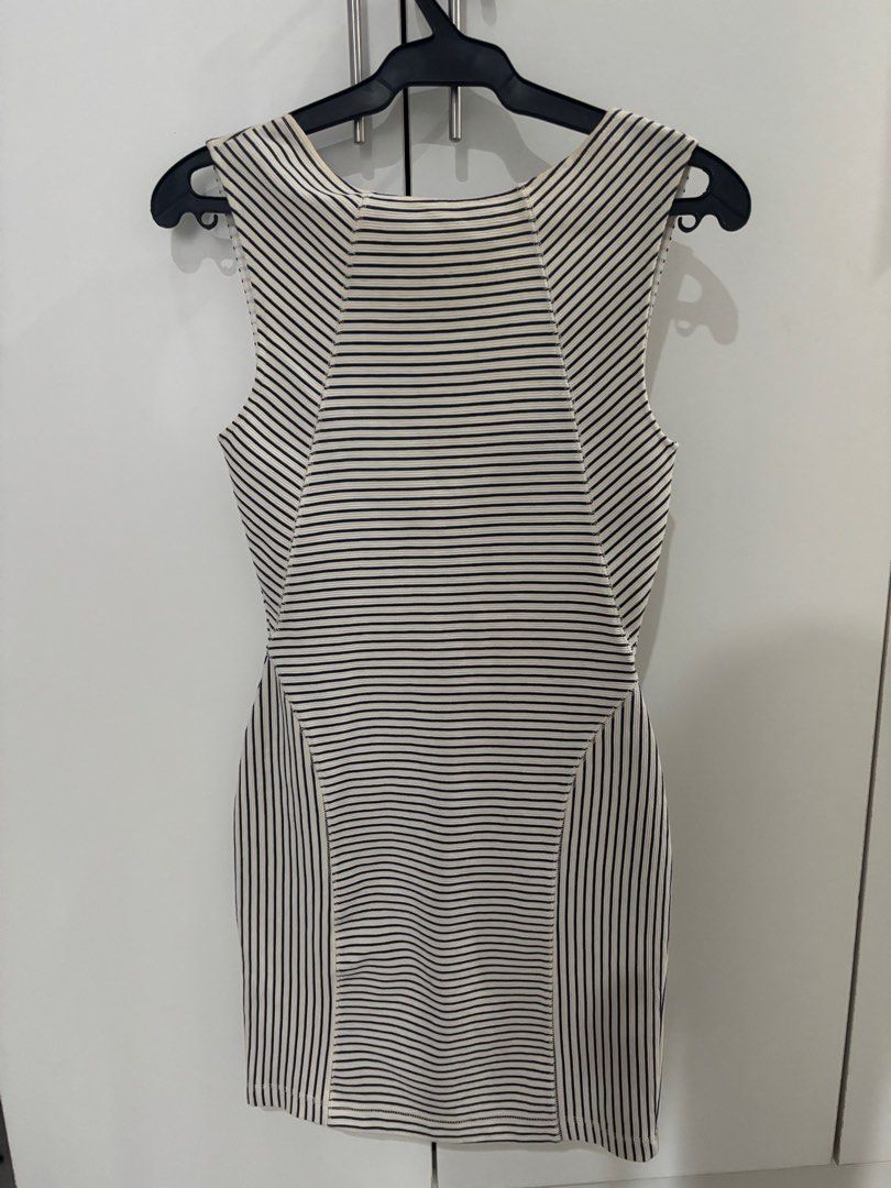 MANGO FITTED STRIPES DRESS (Category: Dresses) located in Antipolo. Submitted by mdmeanders (Listing ID 1379377093, Image 1). Description: .