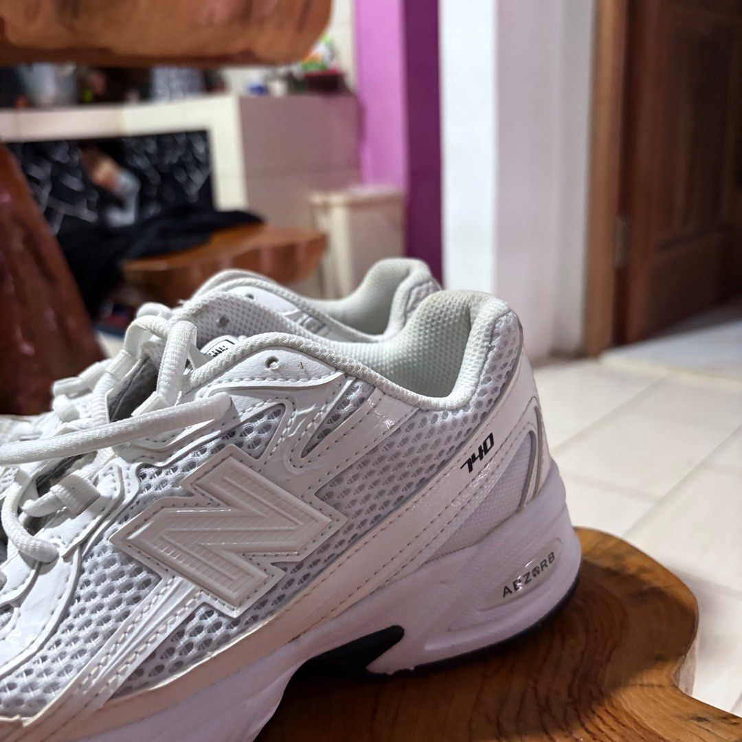 nb 740 full white new balance 740, Fesyen Wanita, Sepatu di Carousell