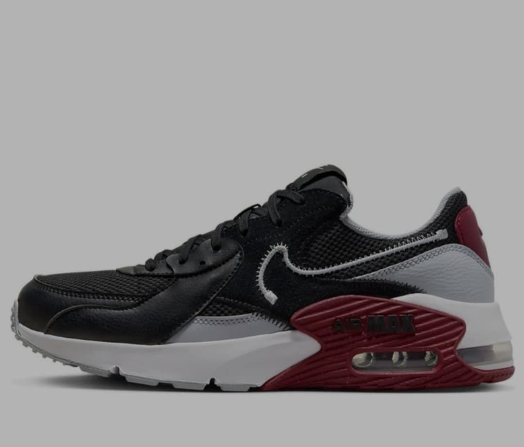 Nike (Category: Sneakers) located in Quezon City. Submitted by visualdict (Listing ID 1379520522, Image 1). Description: rare finds Nike Airmax brand new legit, authentic, original with box. RFS. impulsive buyer.