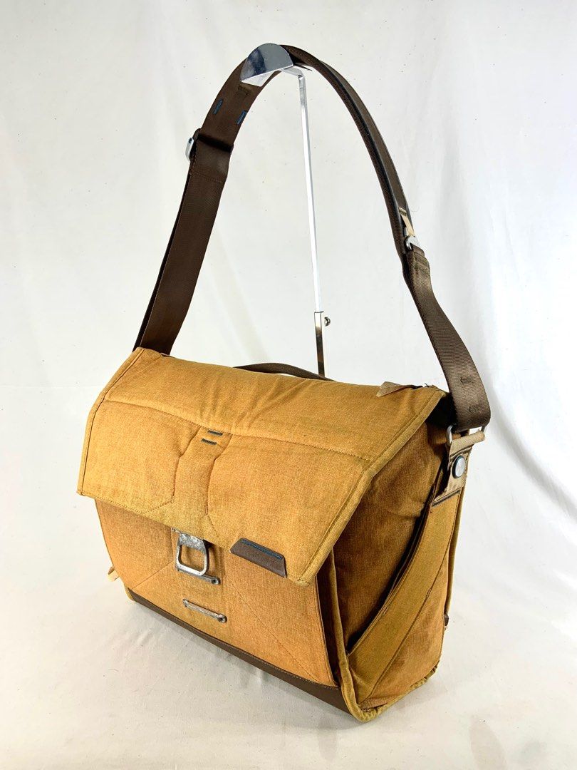 Peak Design Everyday Messenger 13 “Heritage Tan, Fesyen Pria, Tas
