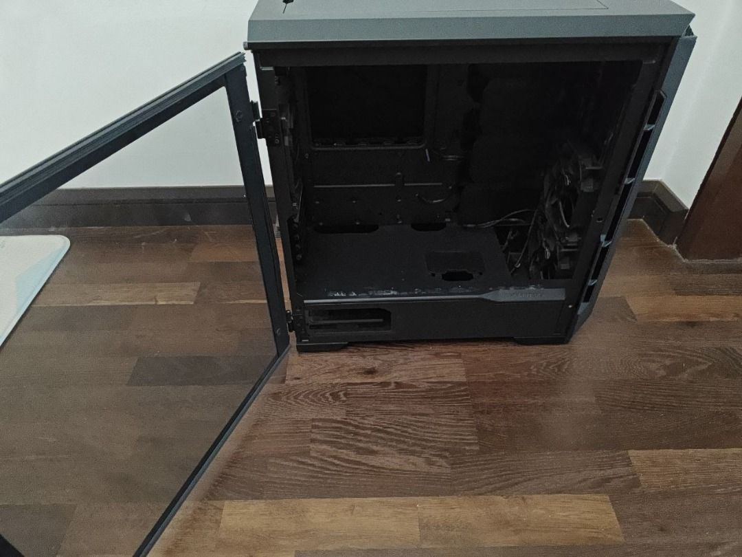 Phanteks Eclipse P600s PC Computer Case Chasis quiet and solid (Category: Computer Parts) located in Puchong. Submitted by x000m (Listing ID 1379374679, Image 3). Description: Selling this high quality Phanteks Eclipse P600s case in good condition. It's a big and quiet case with a very solid build quality. Including box of accessories with plenty of screws and HDD mounts etc. Only COD at Bandar Kinrara due to the size and weight..