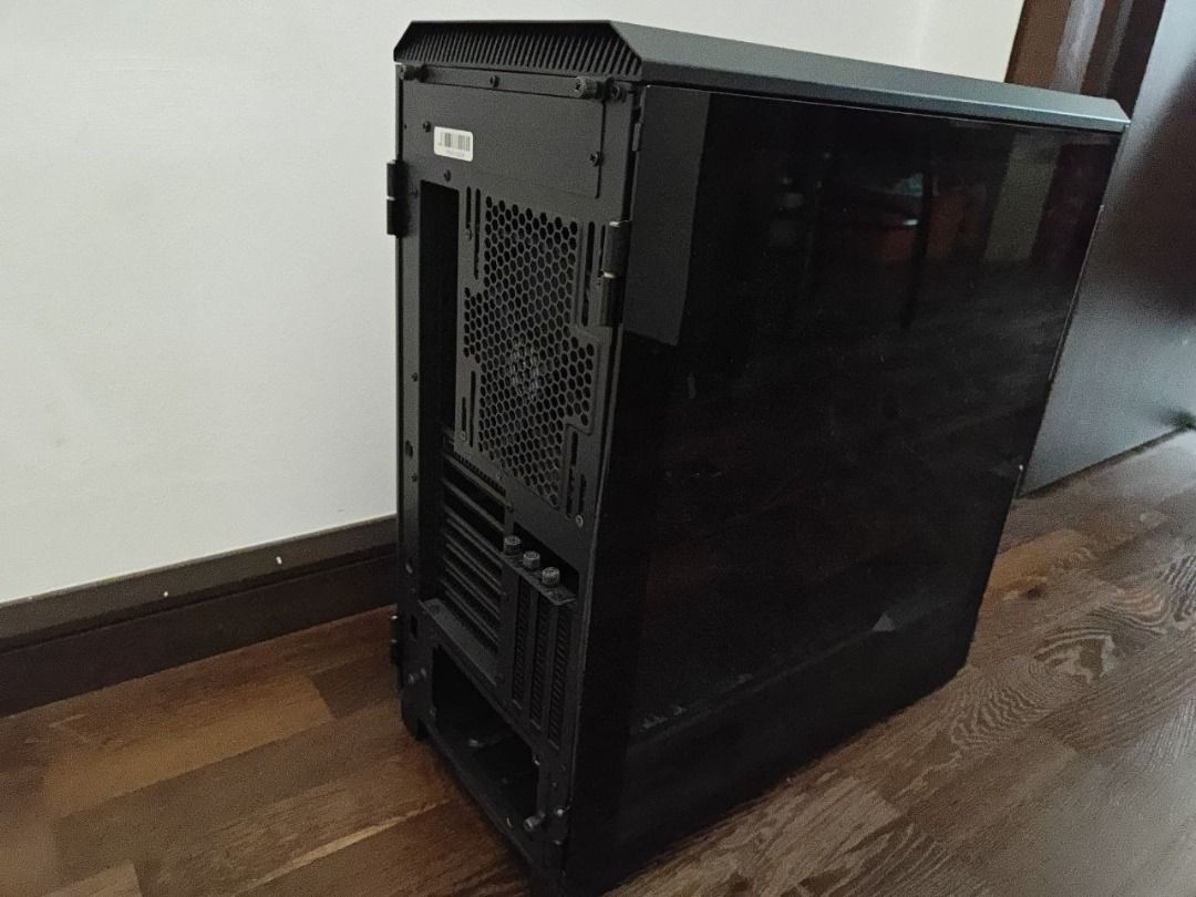 Phanteks Eclipse P600s PC Computer Case Chasis quiet and solid (Category: Computer Parts) located in Puchong. Submitted by x000m (Listing ID 1379374679, Image 2). Description: Selling this high quality Phanteks Eclipse P600s case in good condition. It's a big and quiet case with a very solid build quality. Including box of accessories with plenty of screws and HDD mounts etc. Only COD at Bandar Kinrara due to the size and weight..