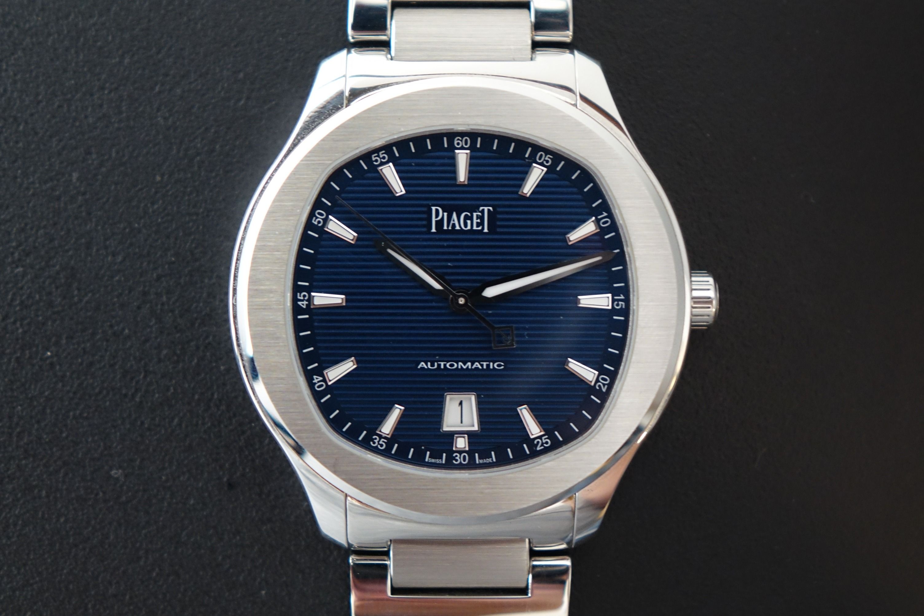 Piaget Polo S G0A41002 full set (Category: Watches) located in Singapore. Submitted by wristime (Listing ID 1379442250, Image 1). Description: Join our tele channel for the latest updates and exclusive deals! One owner Set Unpolished. The Piaget Polo Date features a stainless steel case, striking blue guilloché dial, and signature cushion-shaped bezel. Introduced in 1979, the Polo collection marked Piaget’s bold entry into the luxury sports watch