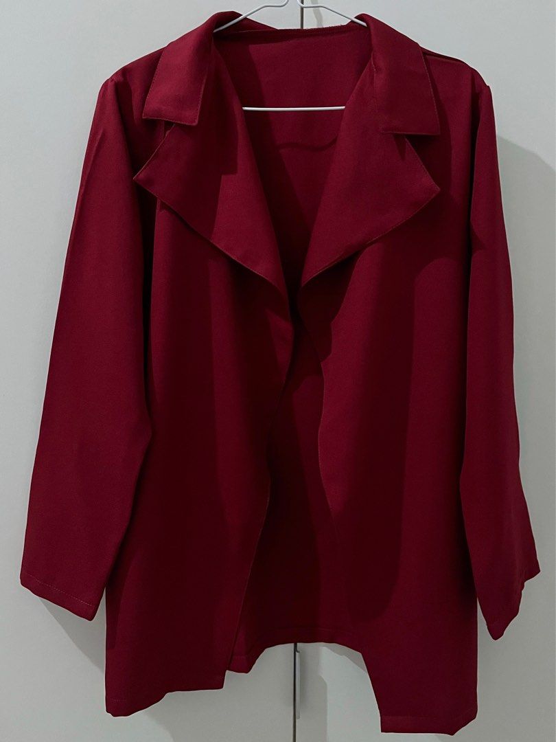 (PRELOVED) BASIC OUTER/BASIC BLAZER (Kategori: Baju Luaran) berada di Tangerang. Dikirim oleh helloola (ID iklan 1379519147, Gambar 1). Deskripsi: (PRELOVED) BASIC OUTER/BASIC BLAZER in Maroon FreeSize LD 102CM, P 70CM Material: Mosscrepe Condition: Like New, baru dipakai sekali Mirip blazer merche .