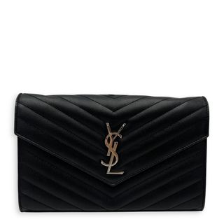 (Category: ) located in . Submitted by carousellluxury (Listing ID 1379415630, Image 1). Description: .