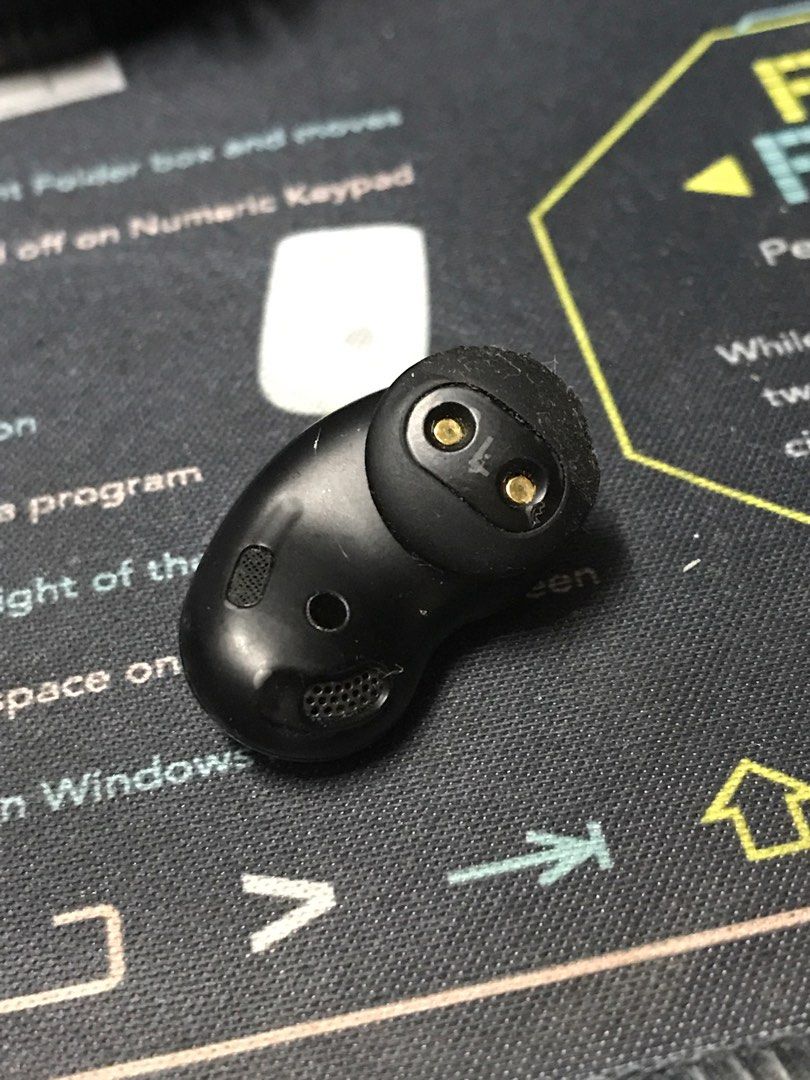 Samsung Galaxy Buds Live Onyx Black Left only (Category: Earphones) located in Taytay. Submitted by imigsledesma (Listing ID 1379356997, Image 2). Description: Samsung Galaxy Buds Live Left bud only TWS.