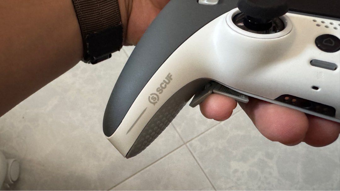 URGENT SALE. SCUF Reflex Pro FPS Controller - Gray/White63109551927042112