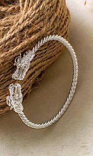 (Category: ) located in . Submitted by vellesboutiqueandmore (Listing ID 1379397686, Image 1). Description: .