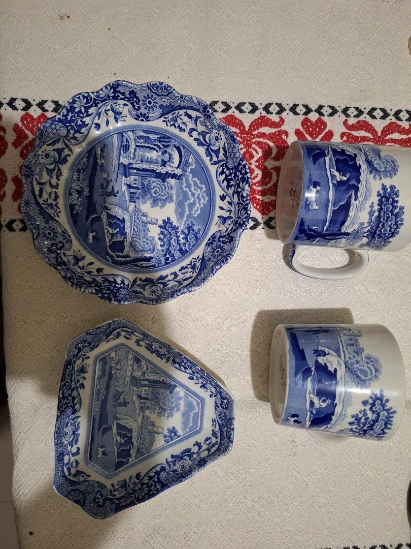 Spode UK 2 cups 2 plate Italian Spode design (Category: Dinnerware & Cutlery) located in General Santos City (Dadiangas). Submitted by hannysvintageheaven (Listing ID 1379413491, Image 1). Description: plate 17 and 14 cm cups 8,5 and 7 cm little cup is the handle glued.