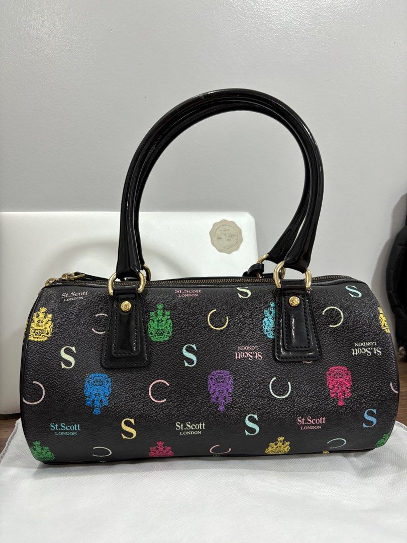 St Scott London (Category: Luxury Bags & Wallets) located in Tarlac. Submitted by denfernando (Listing ID 1379490125, Image 2). Description: Lightly used Minimal flaws, barely unnoticeable COP LBC message me for more photos.