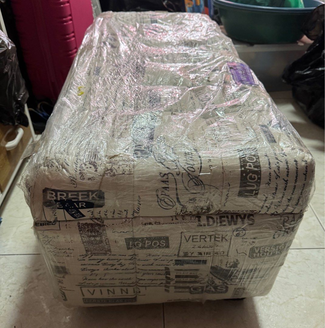 Storage Bench (Category: Sofas) located in Taguig. Submitted by lrcshop (Listing ID 1379380951, Image 3). Description: No Issue Good as new 🚚DELIVERY🚚 - Delivery Fee should be shouldered by the buyer. 👭🏻MEET UP👨🏼‍🤝‍👨🏻 - We only do meet ups depending on what item you bought or if you buy an item amounting 15k and above. - Meet Up fee will be applied depends on the location. ☺️.