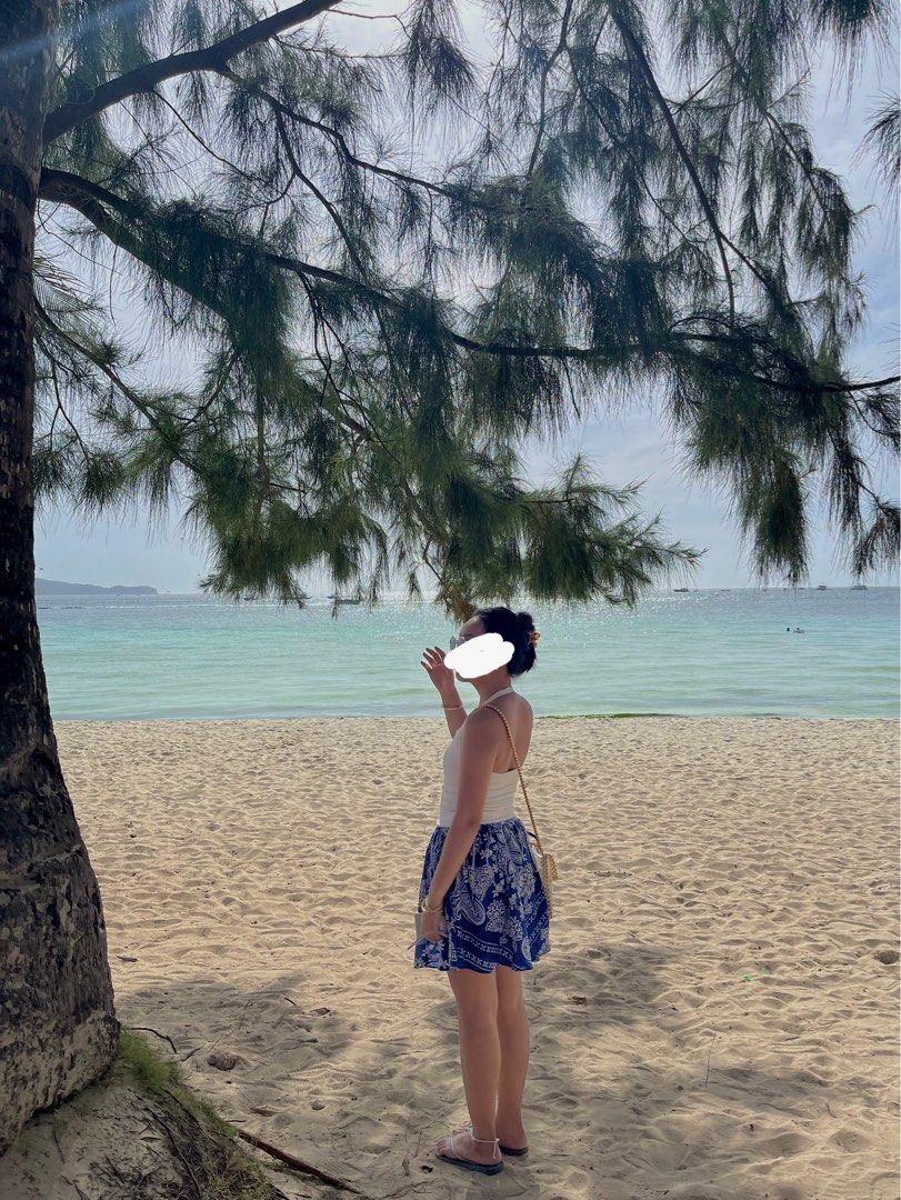 H&M Blue Summer Skirt (Category: Skirts) located in Pasay City. Submitted by cesioa (Listing ID 1379375807, Image 1). Description: Double lining (not see through) used once Bought this for 1,500 Height 5’0ft.