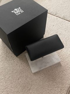 The Watch stand wristonomy white marble stand64243048586754110