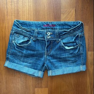 (Category: ) located in . Submitted by sell.er123 (Listing ID 1379429303, Image 1). Description: .