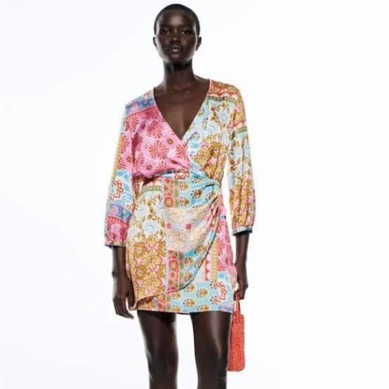Zara Patchwork Print Multicolor Dress (Category: Dresses) located in Manila. Submitted by ap3r0lspr1tz (Listing ID 1379455243, Image 2). Description: - Good as new (used once only).