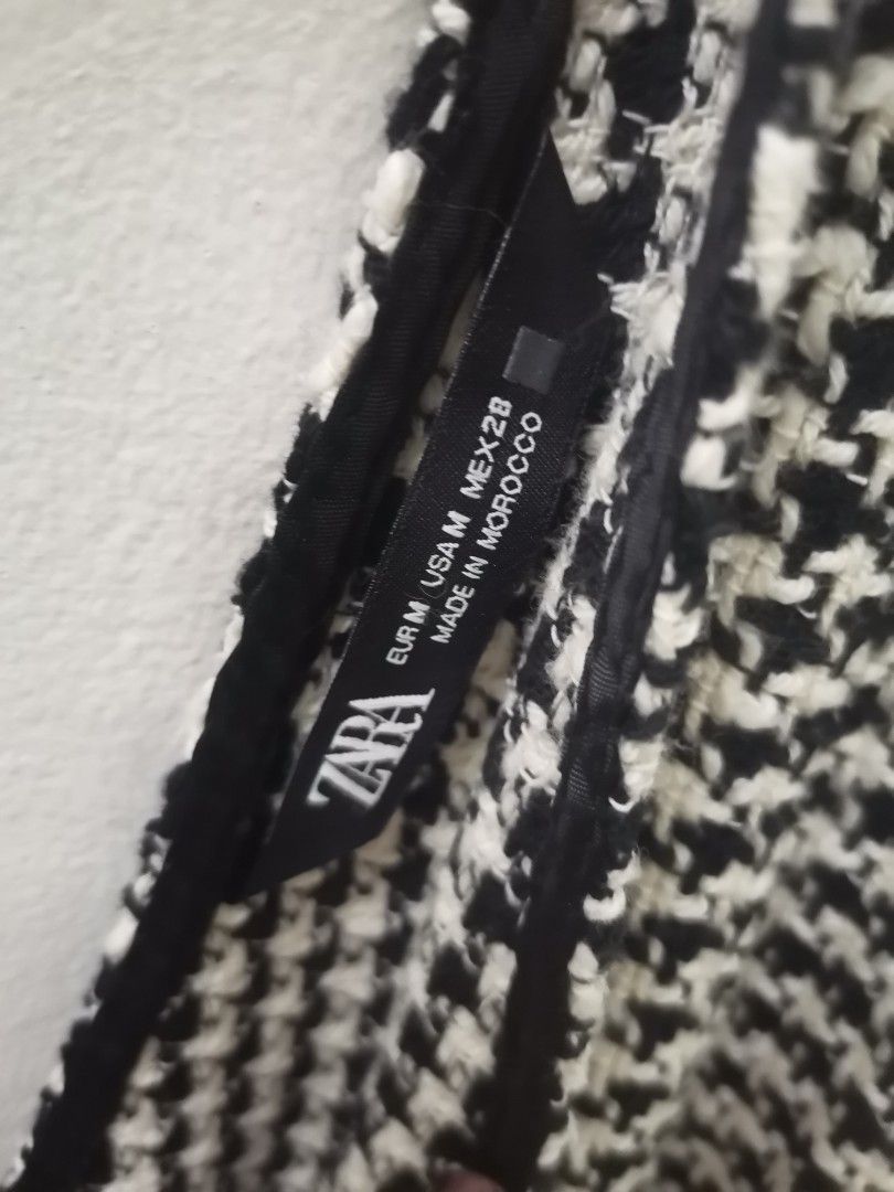 Zara Tweed dress Medium (Category: Dresses) located in Quezon City. Submitted by sd_properties (Listing ID 1379350495, Image 2). Description: Zara Tweed Dress. Slightly Nego..