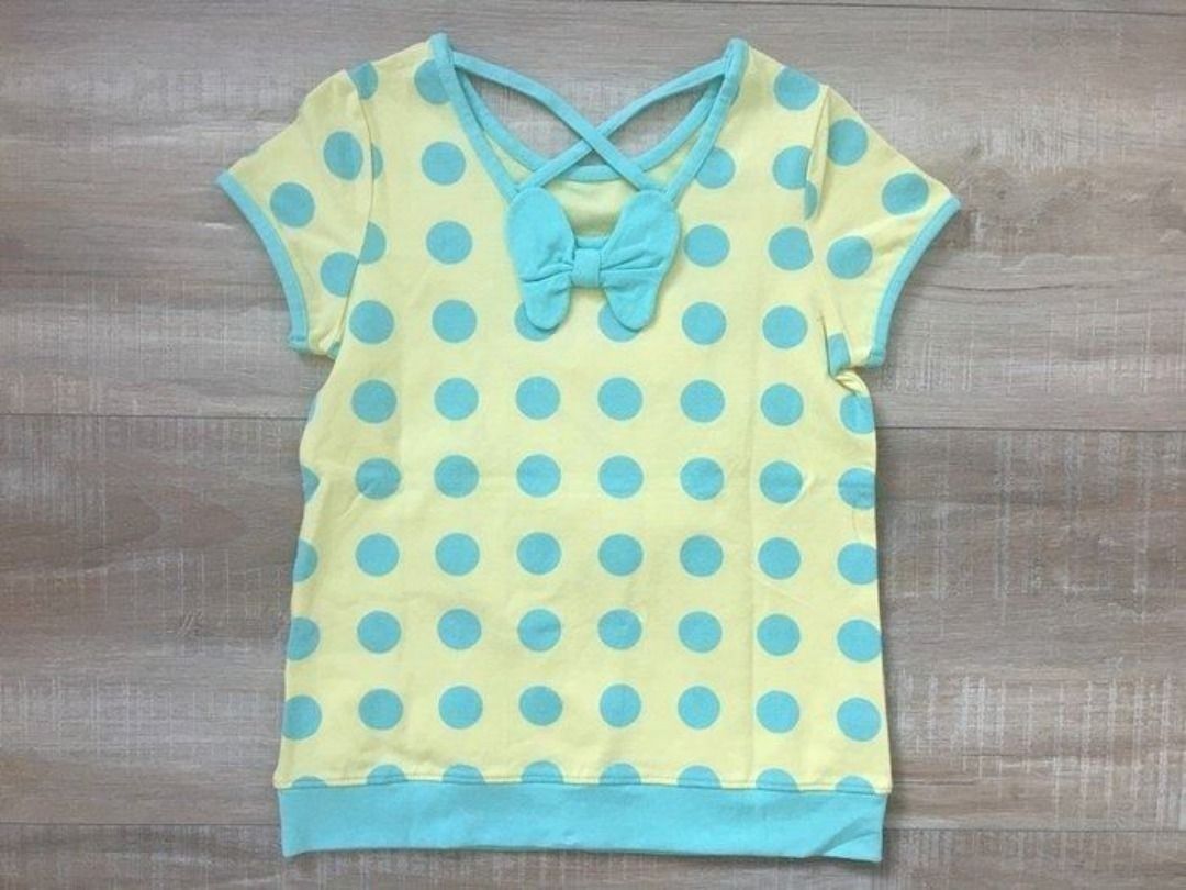 由 oct6364 (刊登 ID 1379552219，圖片 2) 提交，位於 新北市 (New Taipei) 的 【BESTVALU+】立體大眼貓咪造型活潑上衣 (類別：嬰兒及兒童流行時尚)，說明：尺寸：110 衣況：全新，含吊牌。 原價：$1680 後背交叉，再加上micky蝴蝶結，活潑滿點。。