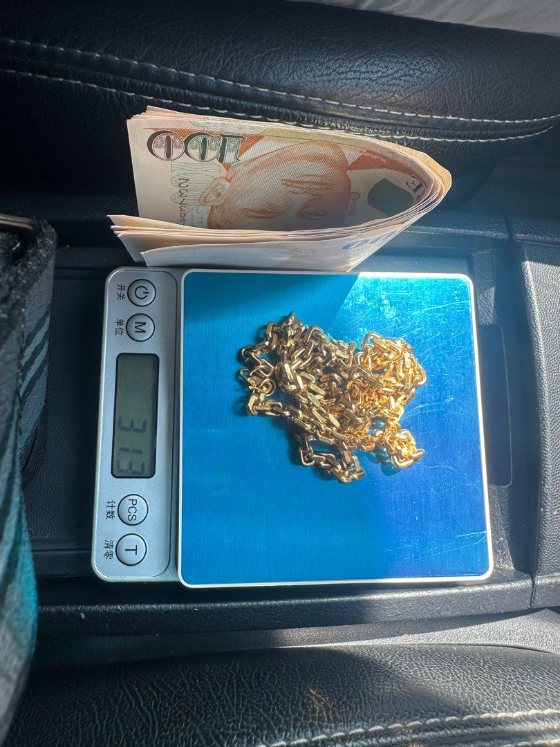 916 Gold Necklace (Highest Buy Back) / 916 Chain / Pawn Ticket / 916 / 916 Necklace / 999 / 999 gold / gold chain (Category: Necklaces) located in Singapore. Submitted by brickbeartree (Listing ID 1371168622, Image 3). Description: Highest take in any gold jewellery/ pawn ticket No gimmicks Fast cash to sell your item Price vary on item and condition .