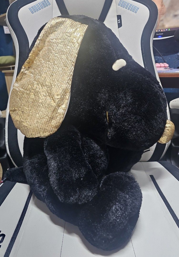 Black Snoopy with Gold Sequins Plush (Category: Plushies & Soft Toys) located in Cavite. Submitted by bleeeeeeep (Listing ID 1379582478, Image 2). Description: Jumbo size / Huggable No tag but with etiketa washed rfs: malaki masyado sa space ng cabinet..