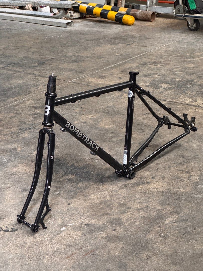 Bombtrack Arise Frameset XS (Category: Bicycles) located in Manila. Submitted by solesupplymanila (Listing ID 1379641240, Image 1). Description: FS Bombtrack Arise Size XS Frame Condition: almost new with signs of usage. 1k mileage only since i have other bikes. Bought last May 2024. Free ko na po yung Deore Hydraulic caliper and shimano bottom bracket from my previous build. Headset included as well. Can be setup geared for all road, or single s