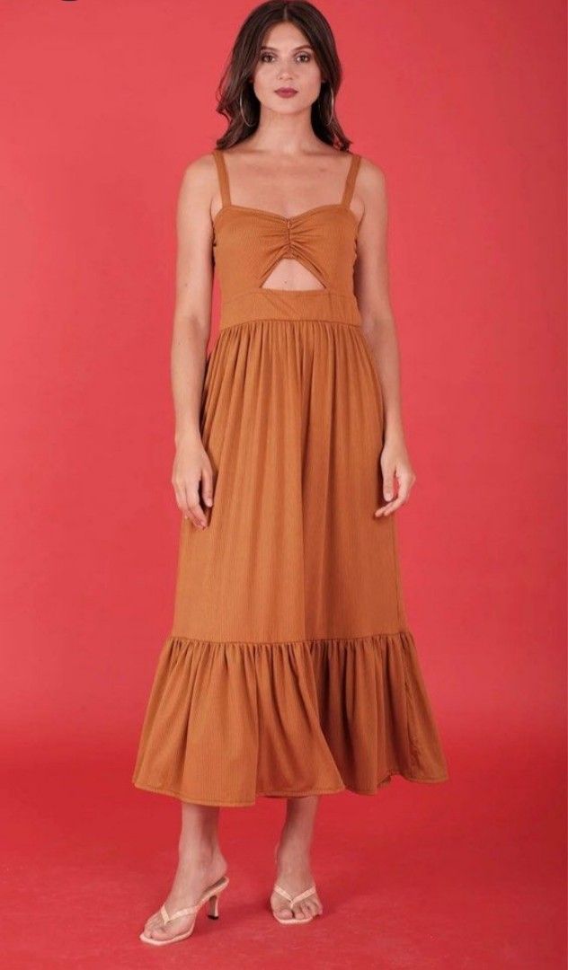 Breastfeeding MUM Maxi dress (Category: Maternity wear) located in Makati City. Submitted by Provari128 (Listing ID 1379654267, Image 1). Description: Breastfeeding MUM Maxi dress Nursing / Maternity dress Size 3 Color - Rust RFS - Wrong size.