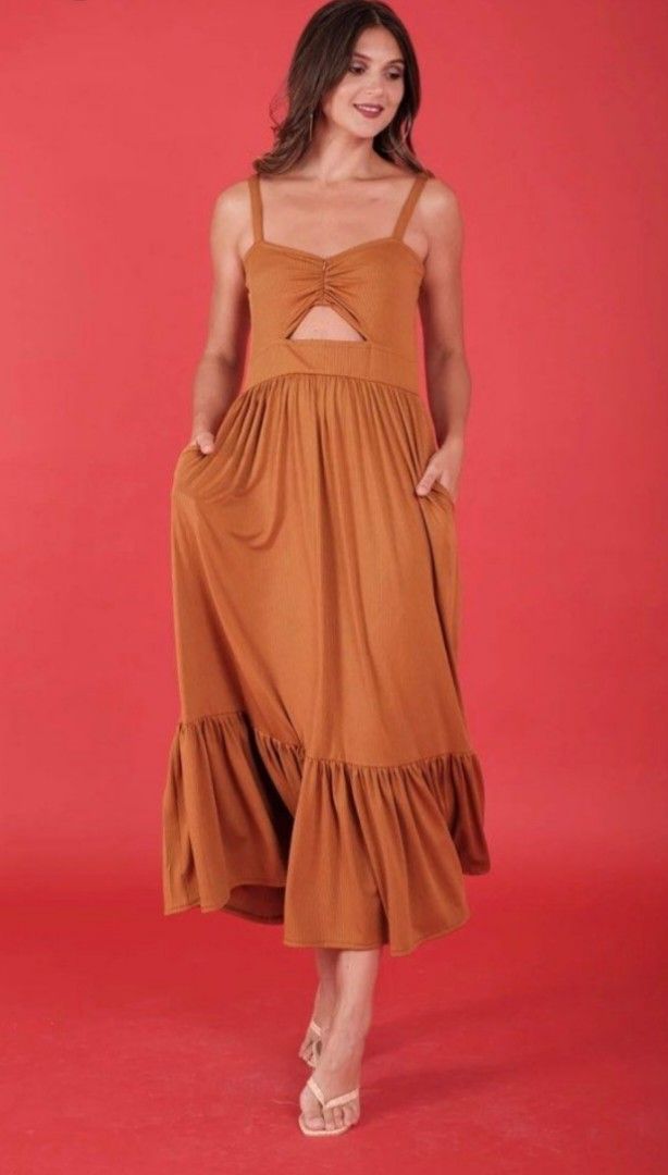 Breastfeeding MUM Maxi dress (Category: Maternity wear) located in Makati City. Submitted by Provari128 (Listing ID 1379654267, Image 2). Description: Breastfeeding MUM Maxi dress Nursing / Maternity dress Size 3 Color - Rust RFS - Wrong size.