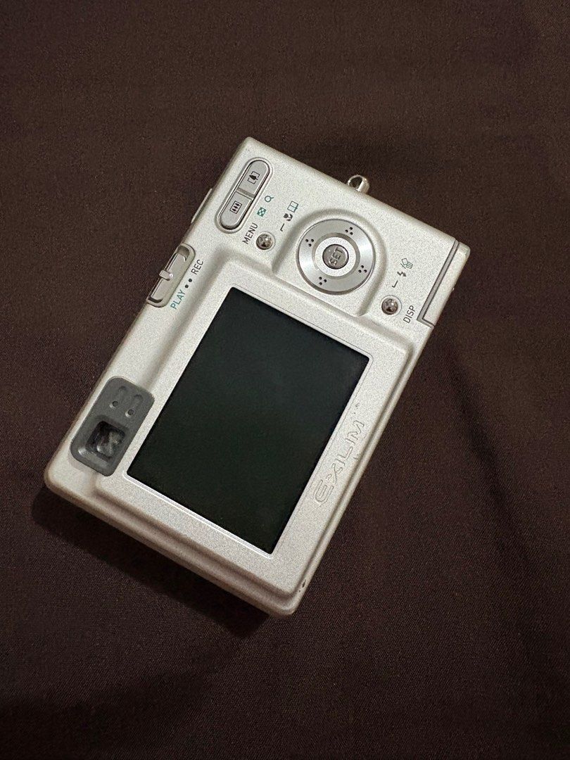 Casio Exilim 3.2 megapixel (Category: Cameras) located in Manila. Submitted by megsty (Listing ID 1379686236, Image 2). Description: Vintage rare casio exilim 3.2 megapixels With charger Lcd needs repair .