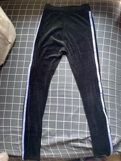 (Kategori: ) berada di . Dikirim oleh secondhand.preloved_ (ID iklan 1379632452, Gambar 1). Deskripsi: .
