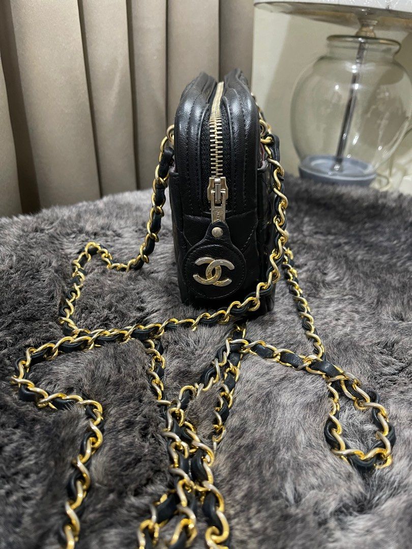 Chanel Matelasse Chain Bag (Category: Luxury Bags & Wallets) located in Quezon City. Submitted by theluxurycityph. (Listing ID 1379552035, Image 3). Description: Chanel Matelasse Shoulder Chain Bag crossbody Holo Intact and card We are delighted to let you know that we are now accepting Credit Cards, Debit Cards, and Mobile Payment Apps. Shopping just got easier! 💛 Buy Now Pay Later 3 Months 0% Interest Installment for BDO Cards *additional 5% b