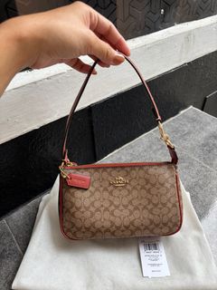 (Kategori: ) berada di . Dikirim oleh by.finnadevina (ID iklan 1379540745, Gambar 1). Deskripsi: .