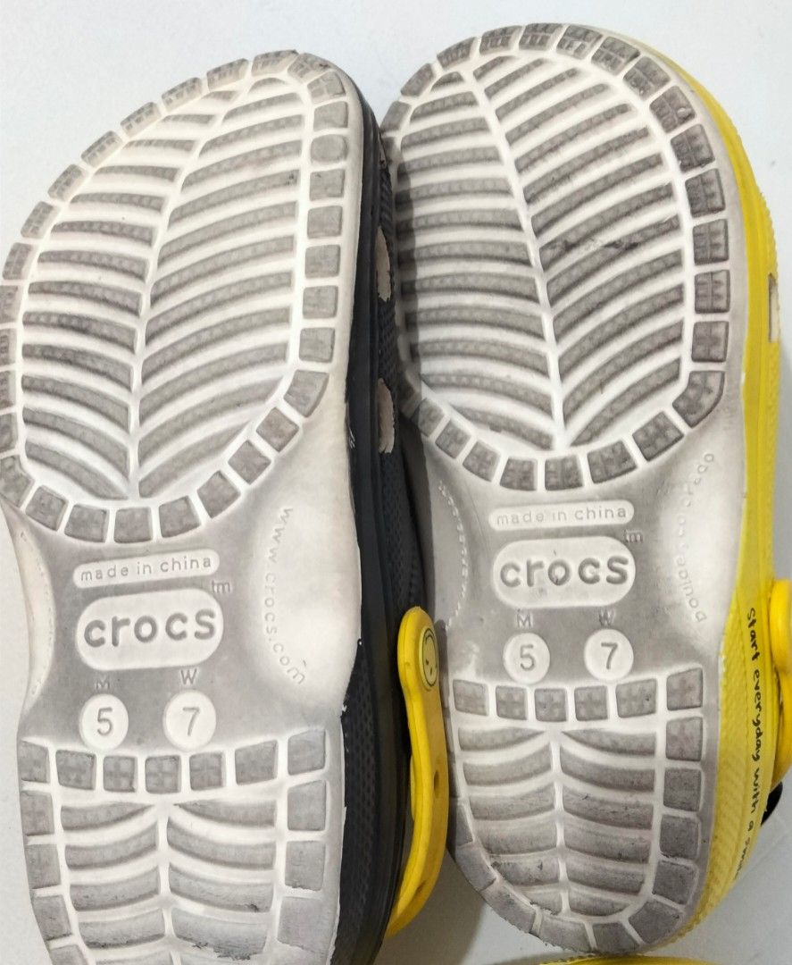 CROCS SMILEY CLOGS W7 (Category: Loafers) located in Manila. Submitted by eriiicaspage (Listing ID 1379636368, Image 3). Description: PREOWNED 'Lightly Used Authentic CROCS CLASSIC SMILEY CLOGS W7 23 -23.5CM Needs Clean lang ,Dirty un OutSole No heeldrag Good Condition 9/10.
