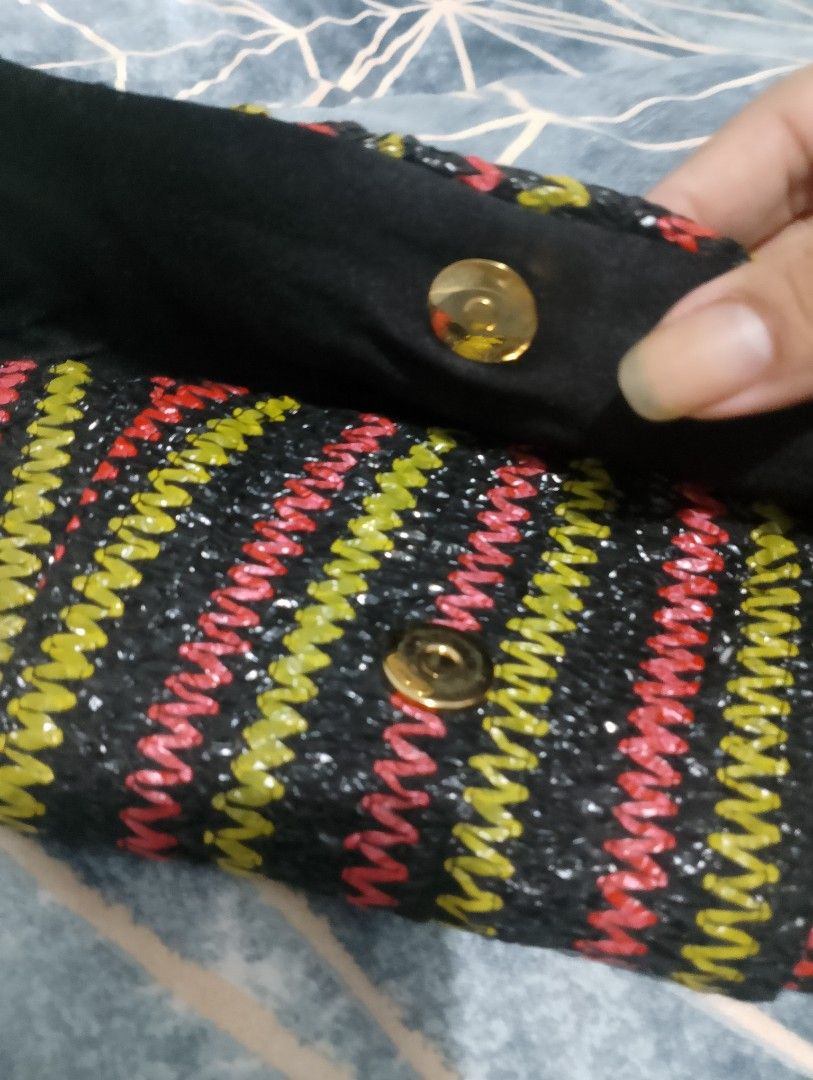 Dolce and Gabbana chain bag (Category: Luxury Bags & Wallets) located in Bacoor. Submitted by nickyvillar90 (Listing ID 1379627477, Image 2). Description: need funds.