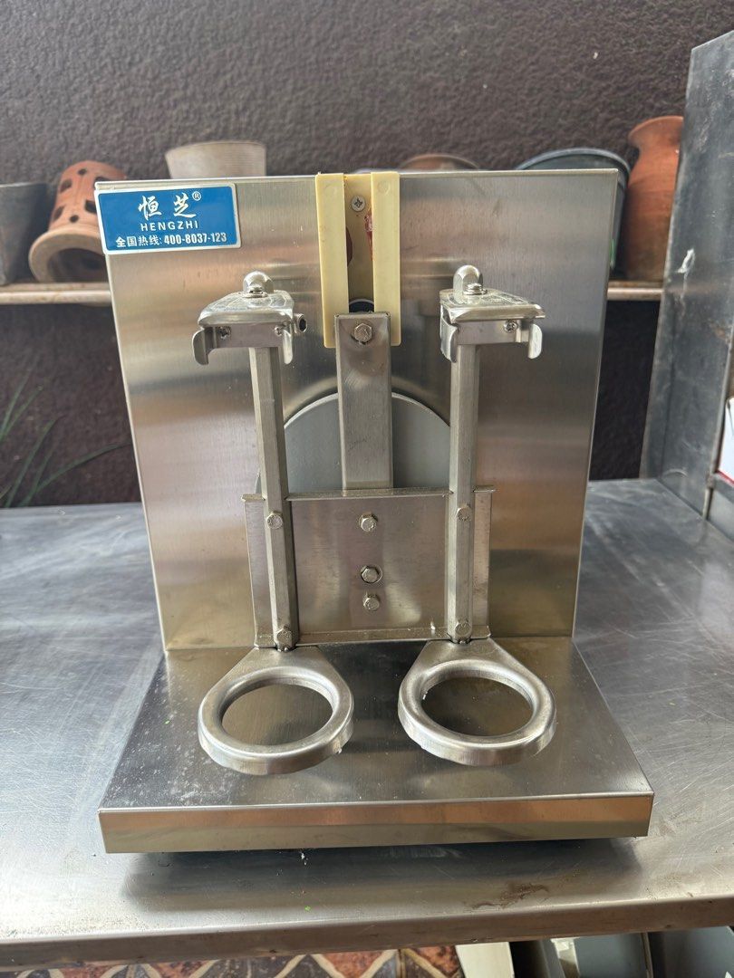 Double headed milk tea shaker (Category: Juicers, Blenders & Grinders) located in Silang. Submitted by thehouseofrubyph (Listing ID 1379605912, Image 1). Description: Unused.