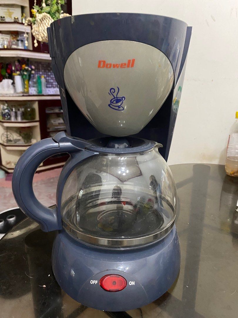 Dowell Coffee Maker (Category: Coffee & Tea Tableware) located in Caloocan City. Submitted by decluttervette (Listing ID 1379565916, Image 1). Description: Vintage (Old) design of Dowell Coffee Maker - gift sa parents ko from their wedding pero never nagamit - no box na pero complete accessories - still working - signs of storage pero damage is wala naman, need lang linisan Loc: North Caloocan.