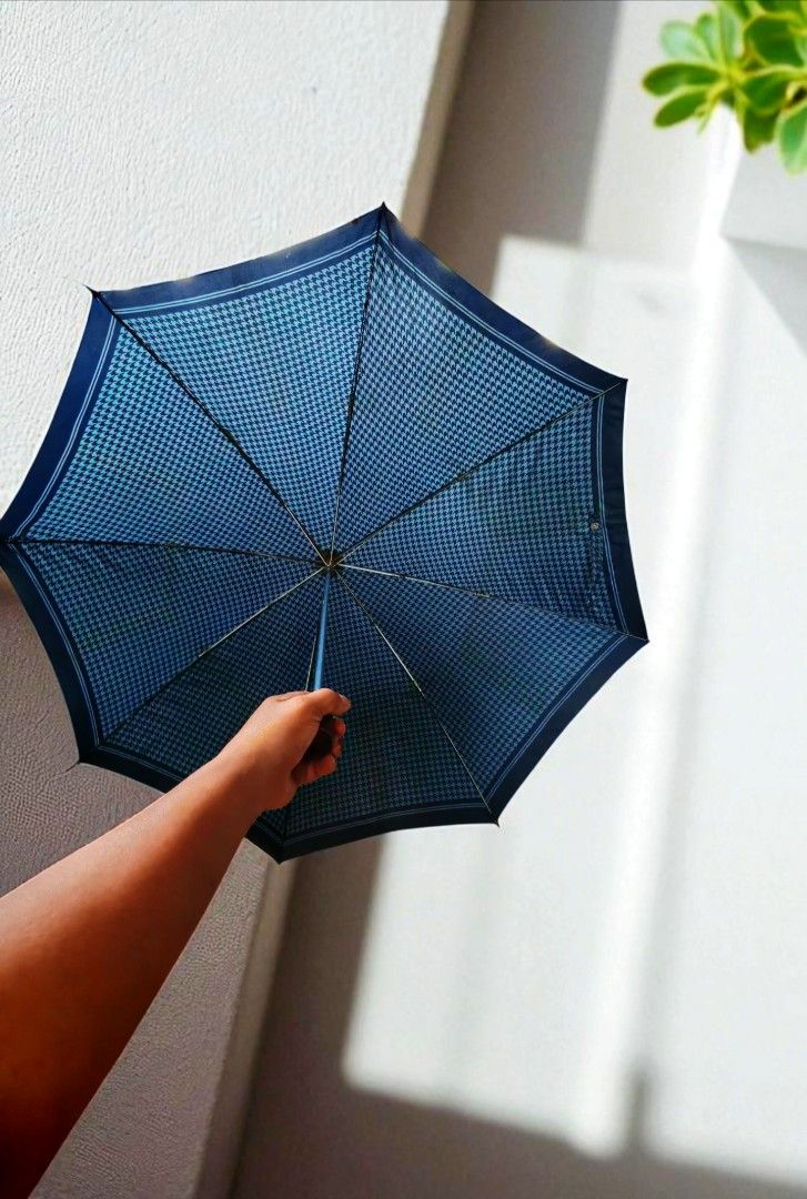 Folding umbrella japan surplus (Category: Umbrellas) located in Quezon City. Submitted by plantcorner (Listing ID 1379686942, Image 2). Description: Minor flaws kita sa pics Japan surplus.