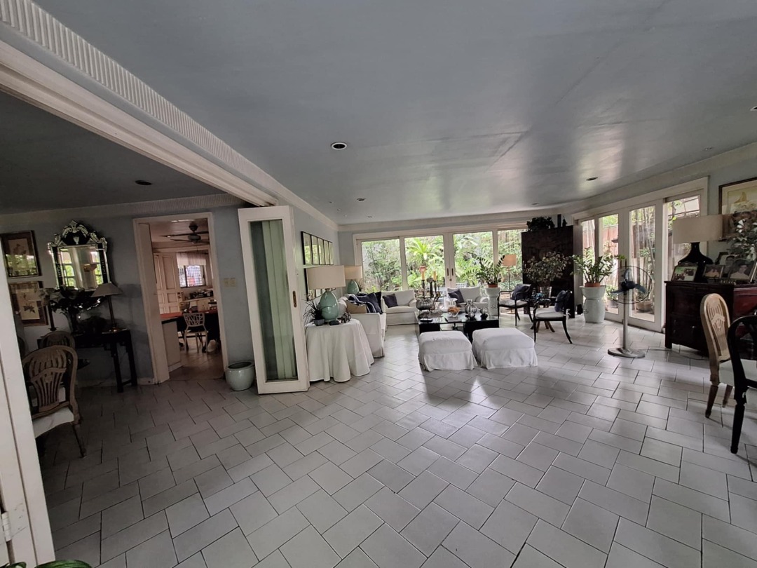 (Category: ) located in . Submitted by annargente (Listing ID 1379584188, Image 1). Description: .