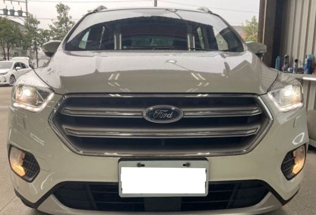 由 vivian19932004 (刊登 ID 1379611562，圖片 2) 提交，位於 新北市 (New Taipei) 的 Ford Kuga 2018款 (類別：汽車出售)，說明：💥認證中古車歡迎你來帶回家💥 💥車輛應有盡有趕緊來搶便宜💥 ⚠️車商賣車 同行勿擾⚠️ ⬇️車輛資訊⬇️ 🔶Ford Kuga 2018款 🔶里程:7萬 🔶燃料:汽油 🔶排氣:1.5L 🔶變速:手自排 🔶驅動:2WD 🔶乘客數:5門5座 ⭕合格認證⭕專業鑑定⭕檢定報告 📌五大保證↘️ 無泡水、無事故、無AB接合車、里程保證、無計程車 📌五大保固↘️ 引擎、方向機、變速箱、發電機、啟動馬達 🔥🔥買好車找上游最便宜🔥🔥 🎈均有第三方權威認證🎈 🎈超優質一手清倉特價🎈 ♠️車況超美不怕你看 ♥️還可配合萊茵鑑定 ♦️里程公開透明無調表 ♣️一條龍服務包您滿意 💯只要車況與認證表不符、可退車並全額退費❣️ ✅可分期✅可貸款✅配合多家銀行 🎀可全額貸讓您買好車並沒有