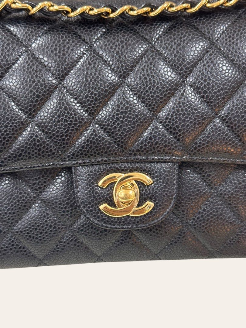 *Full Set* (RTP $15,680) Chanel Classic Medium Caviar Double Flap (Category: Bags & Wallets) located in Singapore. Submitted by dluxetribute (Listing ID 1379706818, Image 3). Description: Visit Us @ dluxetribute.com.sg SGD 8,177 - Credit Card SGD 7,900 - PayNow 💯% Authentic Chanel Classic Caviar Medium Double Flap Retail SGD 15,680 Excellent condition (See pictures for exact condition) Size: 25.5 x 15.5 x 6.5cm Caviar GHW Series 31 Comes with: -