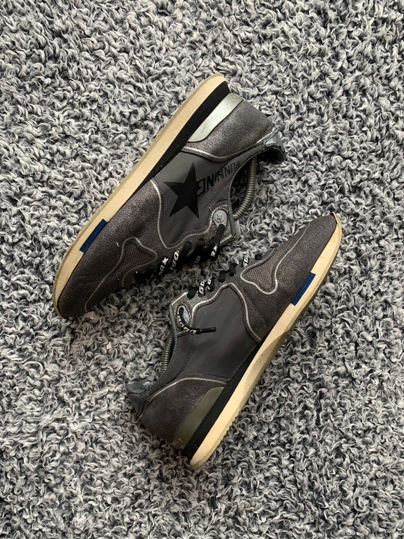 Golden Goose Running | Size 36 (Category: Sneakers) located in General Trias. Submitted by zrchustle.604 (Listing ID 1379639097, Image 3). Description: Heel drag issue Minor crack sa design dun sa bandang likod...