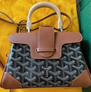 (Category: ) located in . Submitted by rarebagsfrmjapan (Listing ID 1379702706, Image 1). Description: .