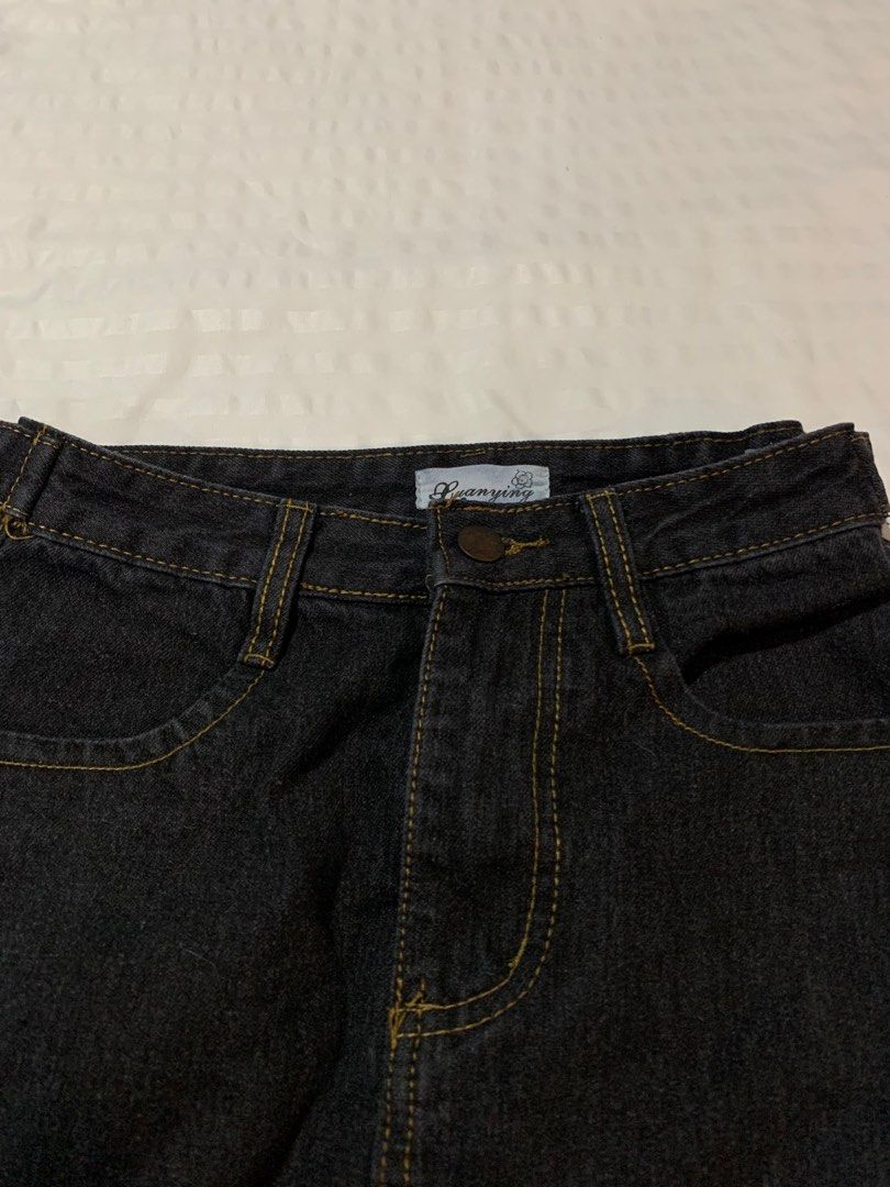 Hard Denim Skirt (Category: Skirts) located in San Pedro. Submitted by xtriz (Listing ID 1379592730, Image 1). Description: 24Waistline 32L FIRST OWNER | NOT THRIFTED.