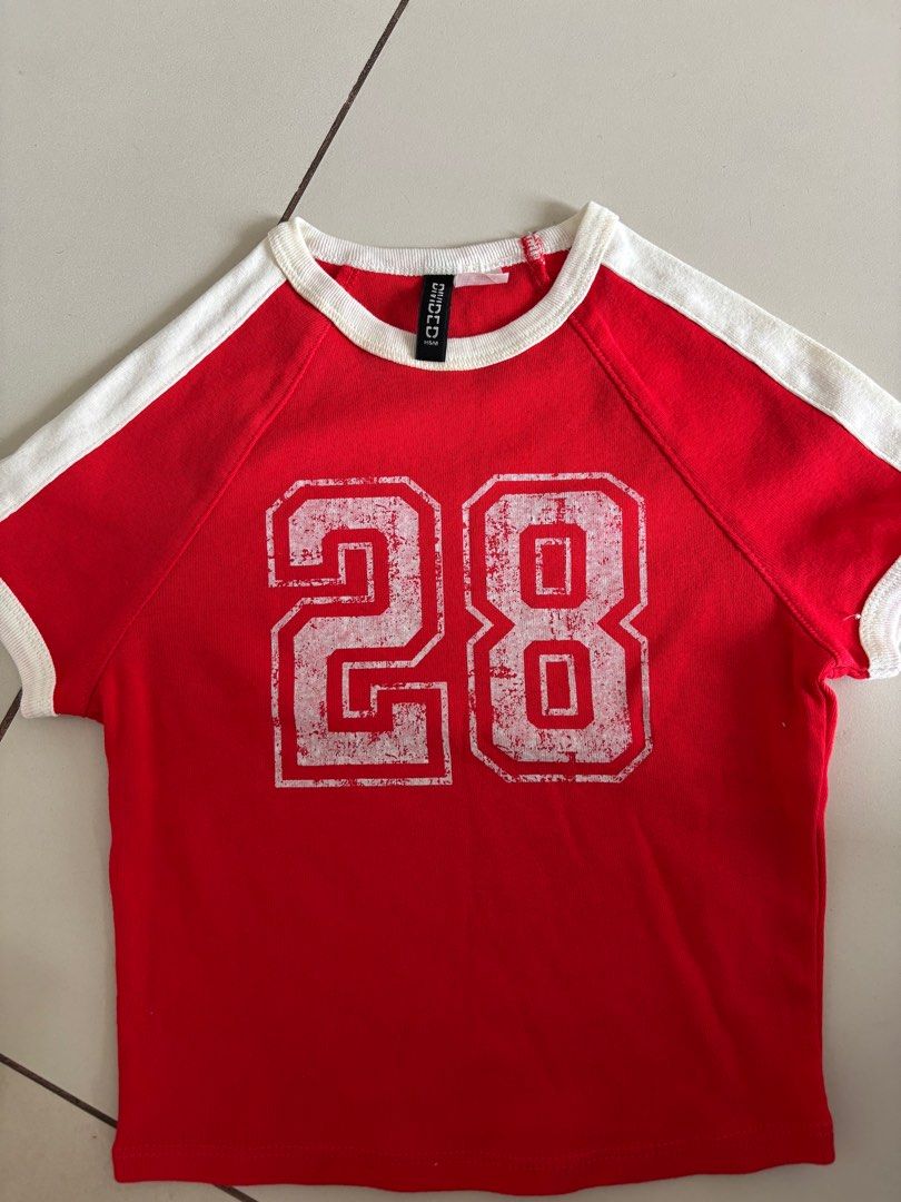 h&m red crop top (Category: Shirts) located in Quezon City. Submitted by blueeeming (Listing ID 1379588958, Image 1). Description: .